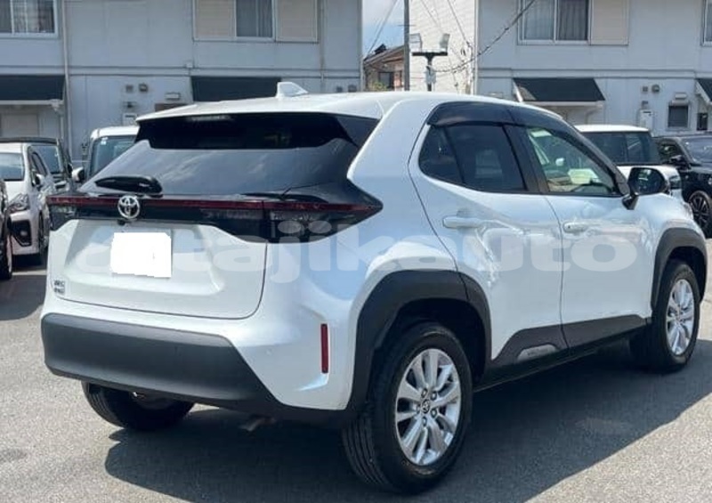 Big with watermark toyota yaris sughd buston 11003