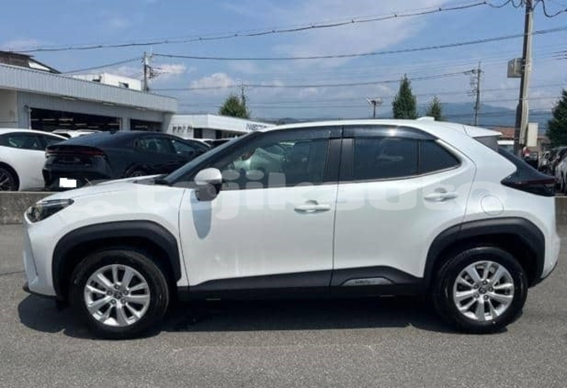 Big with watermark toyota yaris sughd buston 11003