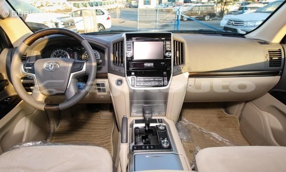 Buy Import Toyota Land Cruiser White Car in Import - Dubai in Dushanbe Buy Import Toyota Land Cruiser White Car in Import - Dubai in Dushanbe