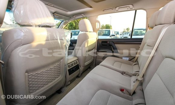 Buy Import Toyota Land Cruiser White Car in Import - Dubai in Dushanbe Buy Import Toyota Land Cruiser White Car in Import - Dubai in Dushanbe