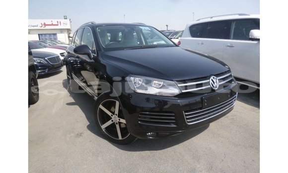 Buy Import Volkswagen Touareg Black Car in Import - Dubai in Dushanbe