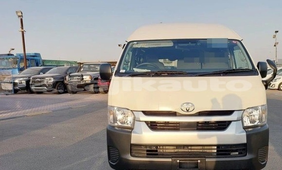 Buy Used Toyota Hiace White Car in Buston in Sughd Buy Used Toyota Hiace White Car in Buston in Sughd