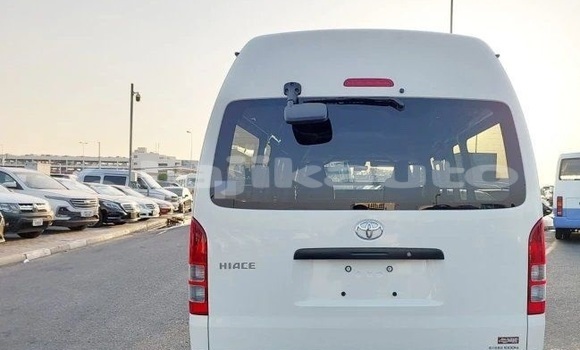 Buy Used Toyota Hiace White Car in Buston in Sughd Buy Used Toyota Hiace White Car in Buston in Sughd