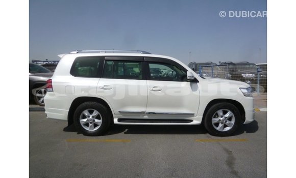 Buy Import Toyota Land Cruiser White Car in Import - Dubai in Dushanbe Buy Import Toyota Land Cruiser White Car in Import - Dubai in Dushanbe