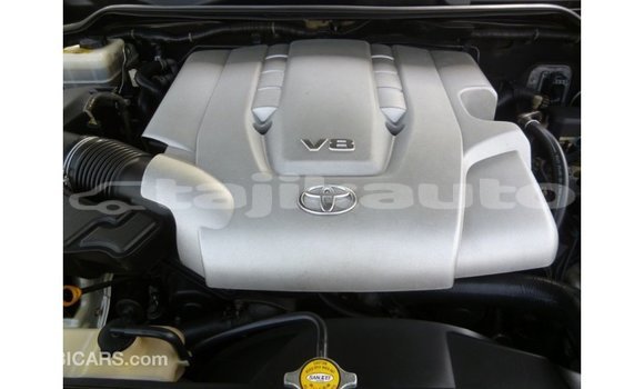 Buy Import Toyota Land Cruiser White Car in Import - Dubai in Dushanbe Buy Import Toyota Land Cruiser White Car in Import - Dubai in Dushanbe