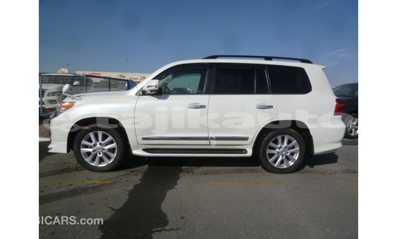 Buy Import Toyota Land Cruiser White Car in Import - Dubai in Dushanbe Buy Import Toyota Land Cruiser White Car in Import - Dubai in Dushanbe