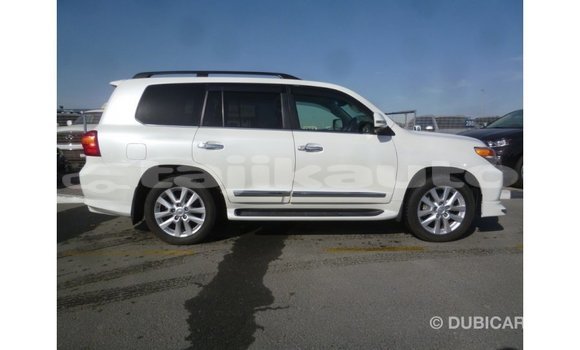 Buy Import Toyota Land Cruiser White Car in Import - Dubai in Dushanbe Buy Import Toyota Land Cruiser White Car in Import - Dubai in Dushanbe