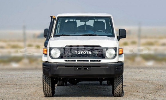 Buy Used Toyota Land Cruiser White Car in Buston in Sughd Buy Used Toyota Land Cruiser White Car in Buston in Sughd