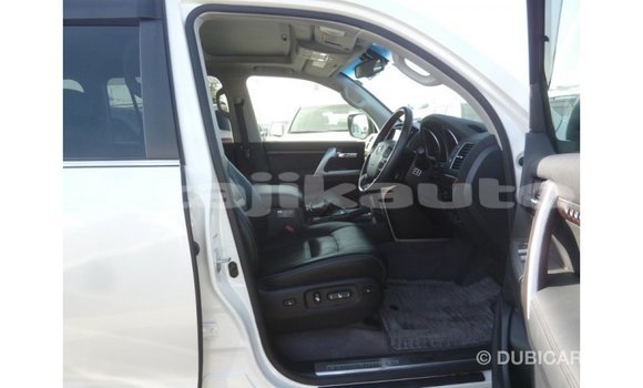 Buy Import Toyota Land Cruiser White Car in Import - Dubai in Dushanbe Buy Import Toyota Land Cruiser White Car in Import - Dubai in Dushanbe