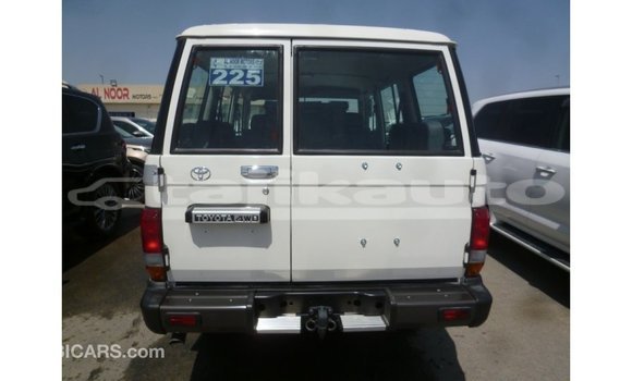 Buy Import Toyota Land Cruiser White Car in Import - Dubai in Dushanbe Buy Import Toyota Land Cruiser White Car in Import - Dubai in Dushanbe