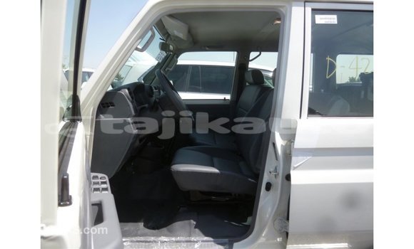 Buy Import Toyota Land Cruiser White Car in Import - Dubai in Dushanbe Buy Import Toyota Land Cruiser White Car in Import - Dubai in Dushanbe