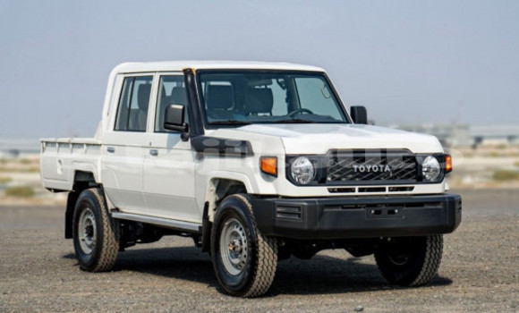Buy Used Toyota Land Cruiser White Car in Buston in Sughd Buy Used Toyota Land Cruiser White Car in Buston in Sughd