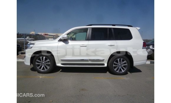 Buy Import Toyota Land Cruiser White Car in Import - Dubai in Dushanbe Buy Import Toyota Land Cruiser White Car in Import - Dubai in Dushanbe