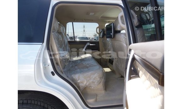 Buy Import Toyota Land Cruiser White Car in Import - Dubai in Dushanbe Buy Import Toyota Land Cruiser White Car in Import - Dubai in Dushanbe
