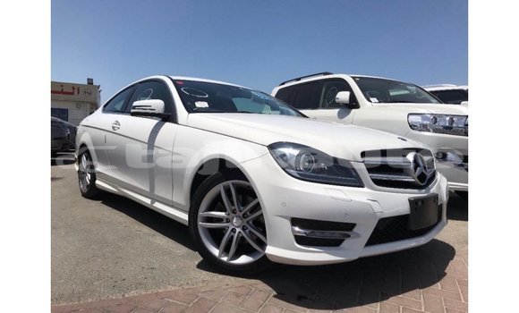 Buy Import Mercedes-Benz 190 White Car in Import - Dubai in Dushanbe Buy Import Mercedes-Benz 190 White Car in Import - Dubai in Dushanbe