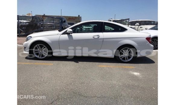 Buy Import Mercedes-Benz 190 White Car in Import - Dubai in Dushanbe Buy Import Mercedes-Benz 190 White Car in Import - Dubai in Dushanbe