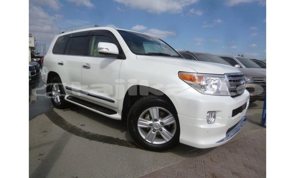 Buy Import Toyota Land Cruiser White Car in Import - Dubai in Dushanbe Buy Import Toyota Land Cruiser White Car in Import - Dubai in Dushanbe
