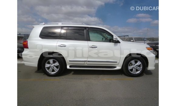Buy Import Toyota Land Cruiser White Car in Import - Dubai in Dushanbe Buy Import Toyota Land Cruiser White Car in Import - Dubai in Dushanbe