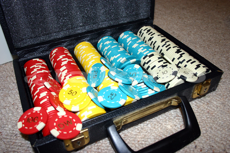 Big with watermark set of poker chips in case