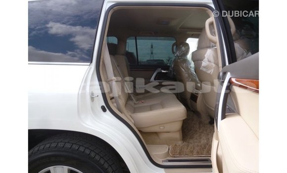 Buy Import Toyota Land Cruiser White Car in Import - Dubai in Dushanbe Buy Import Toyota Land Cruiser White Car in Import - Dubai in Dushanbe