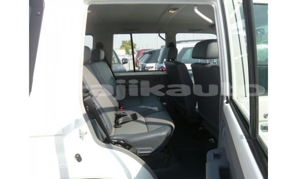 Buy Import Toyota Land Cruiser White Car in Import - Dubai in Dushanbe Buy Import Toyota Land Cruiser White Car in Import - Dubai in Dushanbe