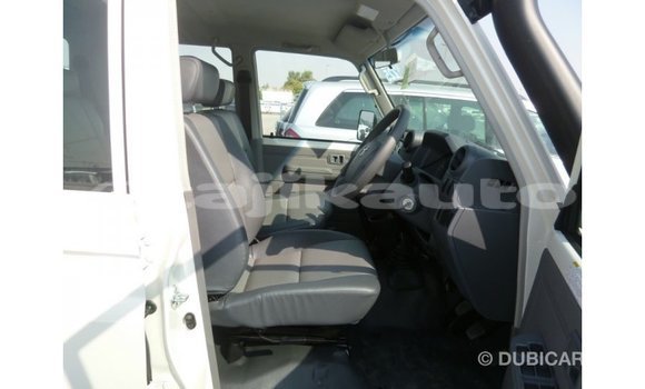 Buy Import Toyota Land Cruiser White Car in Import - Dubai in Dushanbe Buy Import Toyota Land Cruiser White Car in Import - Dubai in Dushanbe