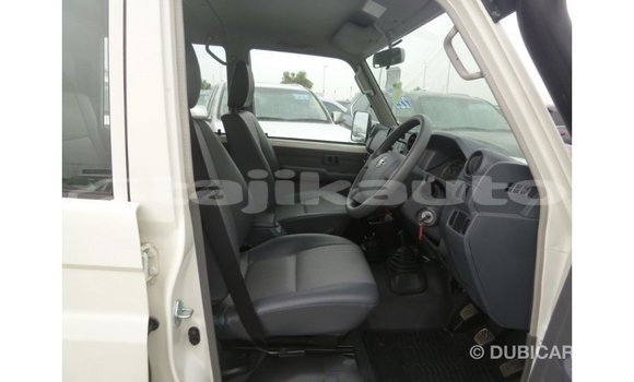Buy Import Toyota Land Cruiser White Car in Import - Dubai in Dushanbe Buy Import Toyota Land Cruiser White Car in Import - Dubai in Dushanbe