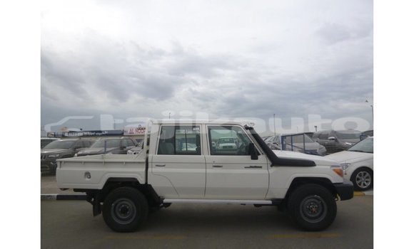 Buy Import Toyota Land Cruiser White Car in Import - Dubai in Dushanbe Buy Import Toyota Land Cruiser White Car in Import - Dubai in Dushanbe