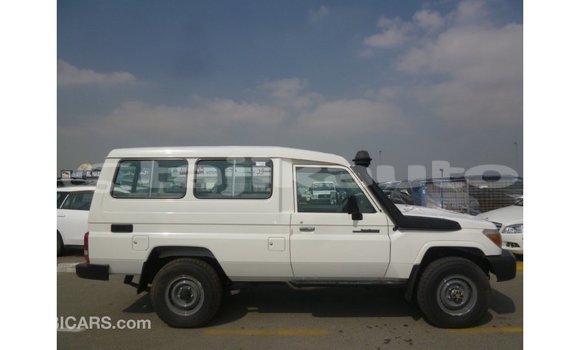 Buy Import Toyota Land Cruiser White Car in Import - Dubai in Dushanbe Buy Import Toyota Land Cruiser White Car in Import - Dubai in Dushanbe