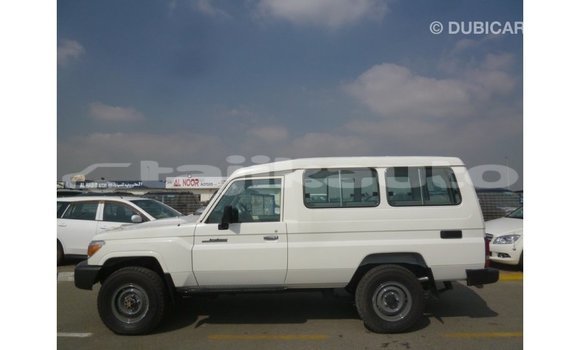 Buy Import Toyota Land Cruiser White Car in Import - Dubai in Dushanbe Buy Import Toyota Land Cruiser White Car in Import - Dubai in Dushanbe