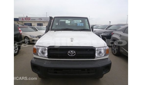 Buy Import Toyota Land Cruiser White Car in Import - Dubai in Dushanbe Buy Import Toyota Land Cruiser White Car in Import - Dubai in Dushanbe
