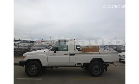 Buy Import Toyota Land Cruiser White Car in Import - Dubai in Dushanbe Buy Import Toyota Land Cruiser White Car in Import - Dubai in Dushanbe