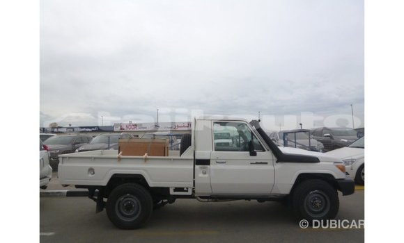 Buy Import Toyota Land Cruiser White Car in Import - Dubai in Dushanbe Buy Import Toyota Land Cruiser White Car in Import - Dubai in Dushanbe