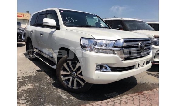 Buy Import Toyota Land Cruiser White Car in Import - Dubai in Dushanbe Buy Import Toyota Land Cruiser White Car in Import - Dubai in Dushanbe