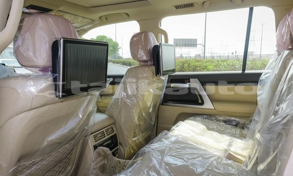 Buy Used Toyota Land Cruiser White Car in Buston in Sughd Buy Used Toyota Land Cruiser White Car in Buston in Sughd