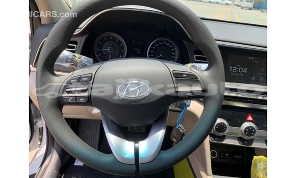Buy Import Hyundai Elantra White Car in Import - Dubai in Dushanbe Buy Import Hyundai Elantra White Car in Import - Dubai in Dushanbe