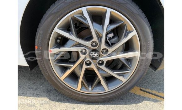 Buy Import Hyundai Elantra White Car in Import - Dubai in Dushanbe Buy Import Hyundai Elantra White Car in Import - Dubai in Dushanbe