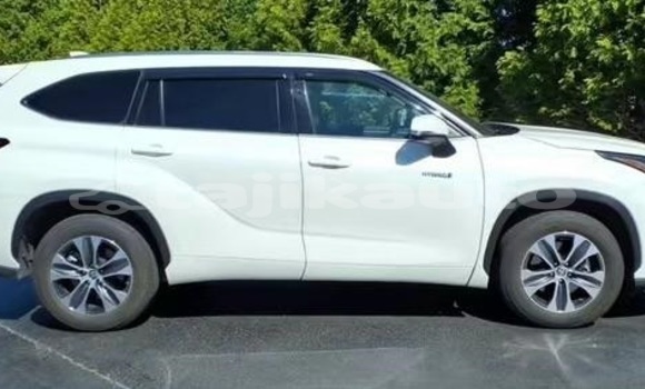 Buy Used Toyota Highlander White Car in Buston in Sughd Buy Used Toyota Highlander White Car in Buston in Sughd