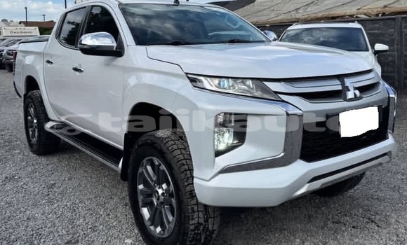 Buy Used Mitsubishi L200 White Car in Buston in Sughd Buy Used Mitsubishi L200 White Car in Buston in Sughd