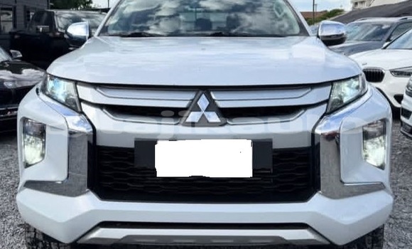 Buy Used Mitsubishi L200 White Car in Buston in Sughd Buy Used Mitsubishi L200 White Car in Buston in Sughd