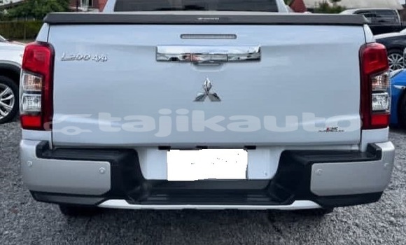 Buy Used Mitsubishi L200 White Car in Buston in Sughd Buy Used Mitsubishi L200 White Car in Buston in Sughd