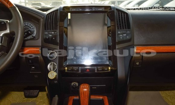 Buy Import Toyota Land Cruiser White Car in Import - Dubai in Dushanbe Buy Import Toyota Land Cruiser White Car in Import - Dubai in Dushanbe