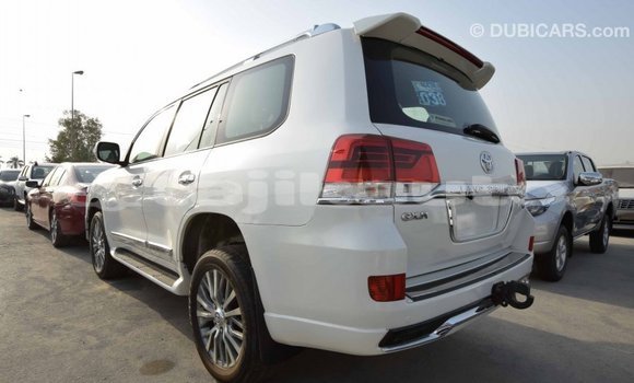 Buy Import Toyota Land Cruiser White Car in Import - Dubai in Dushanbe Buy Import Toyota Land Cruiser White Car in Import - Dubai in Dushanbe