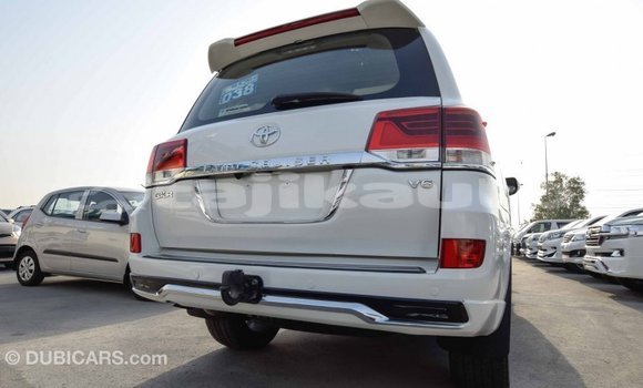 Buy Import Toyota Land Cruiser White Car in Import - Dubai in Dushanbe Buy Import Toyota Land Cruiser White Car in Import - Dubai in Dushanbe
