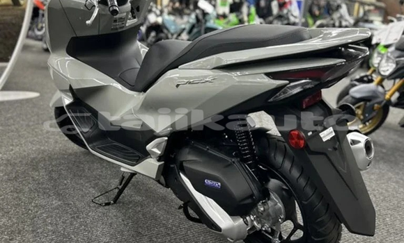 Buy Used Honda PCX Red Bike in Isfara in Sughd Buy Used Honda PCX Red Bike in Isfara in Sughd