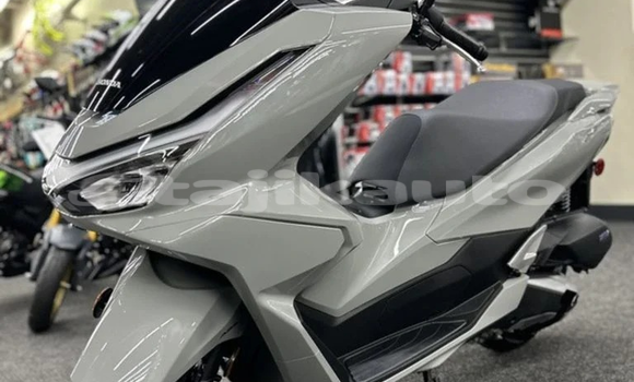 Buy Used Honda PCX Red Bike in Isfara in Sughd Buy Used Honda PCX Red Bike in Isfara in Sughd