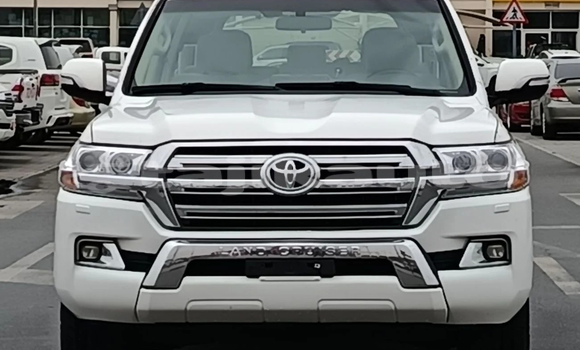 Buy New Toyota Land Cruiser White Car in Dushanbe in Dushanbe Buy New Toyota Land Cruiser White Car in Dushanbe in Dushanbe