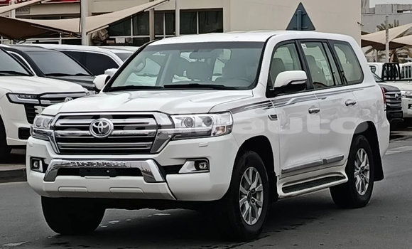 Buy New Toyota Land Cruiser White Car in Dushanbe in Dushanbe Buy New Toyota Land Cruiser White Car in Dushanbe in Dushanbe