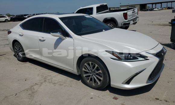 Buy Used Lexus ES White Car in Dushanbe in Dushanbe Buy Used Lexus ES White Car in Dushanbe in Dushanbe
