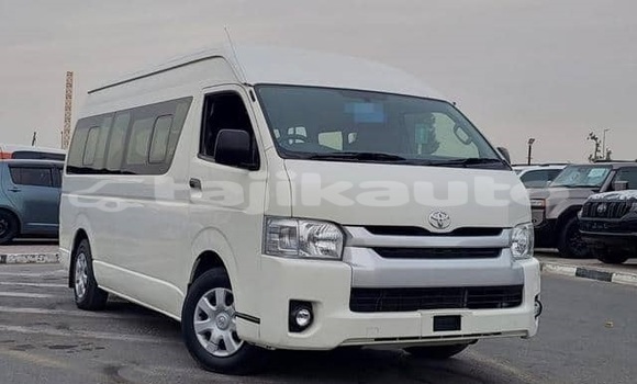 Buy Used Toyota Hiace White Car in Dushanbe in Dushanbe Buy Used Toyota Hiace White Car in Dushanbe in Dushanbe